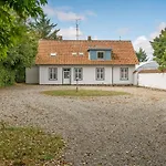 Holiday home Stunning In With Wifi